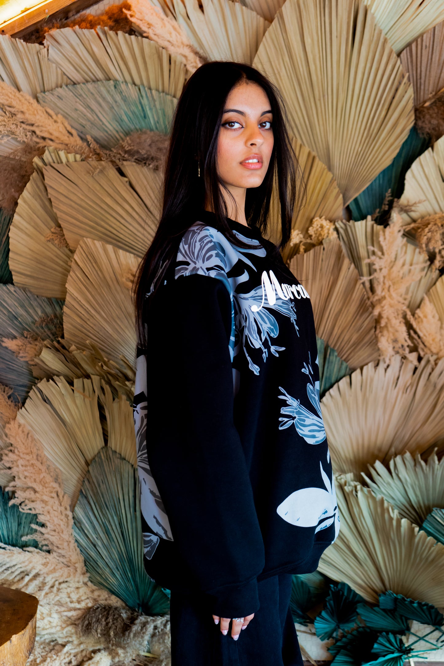 FLORAL NOIR SWEATSHIRT