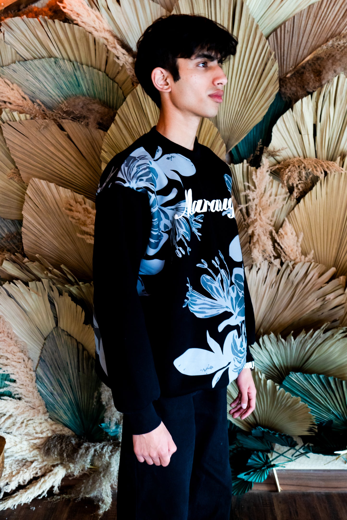 FLORAL NOIR SWEATSHIRT